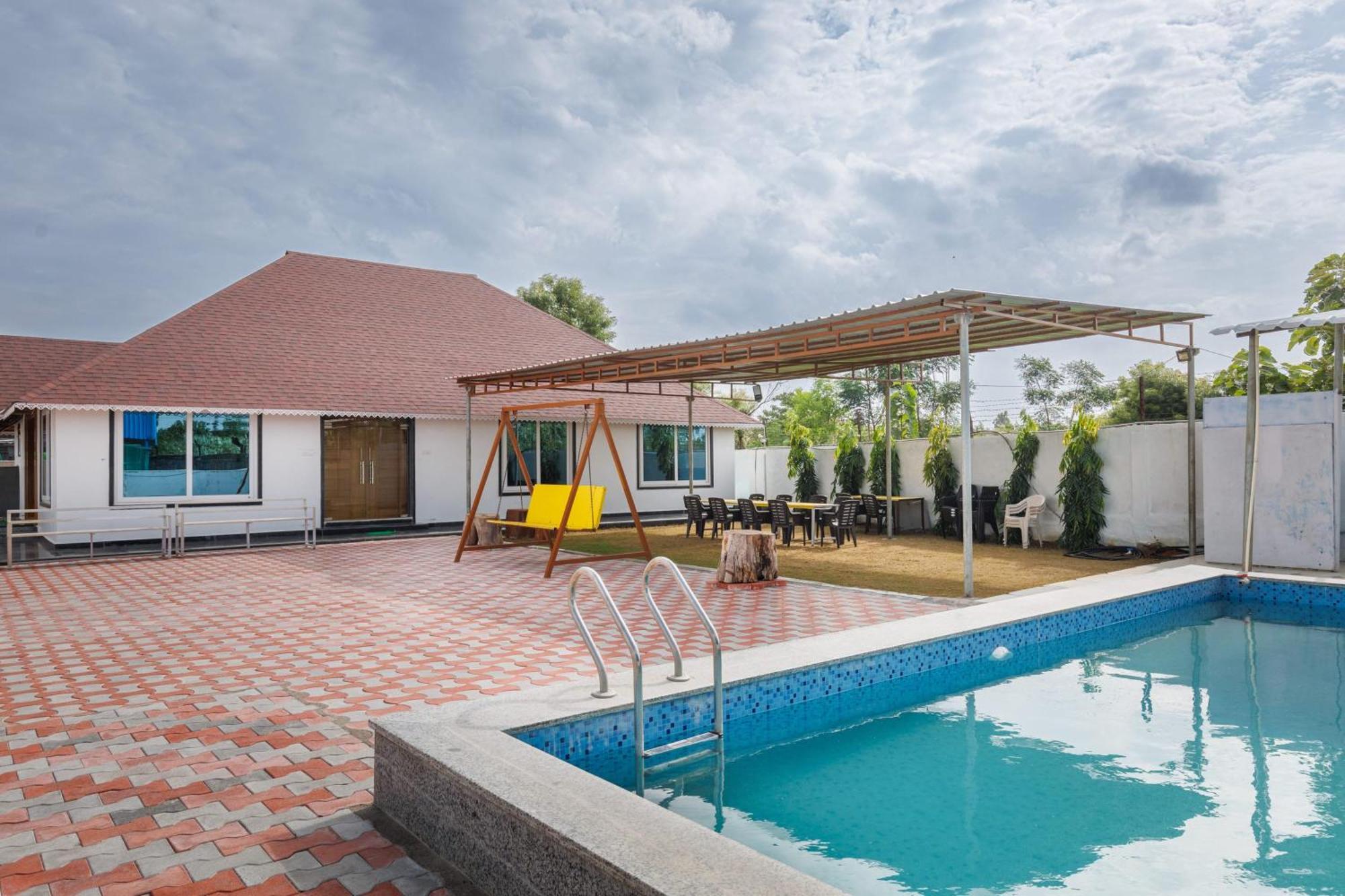 Aqua Lagoon Villa By Secret Turtle Pvt Pool Private Lawn 세쿤데라바드 외부 사진