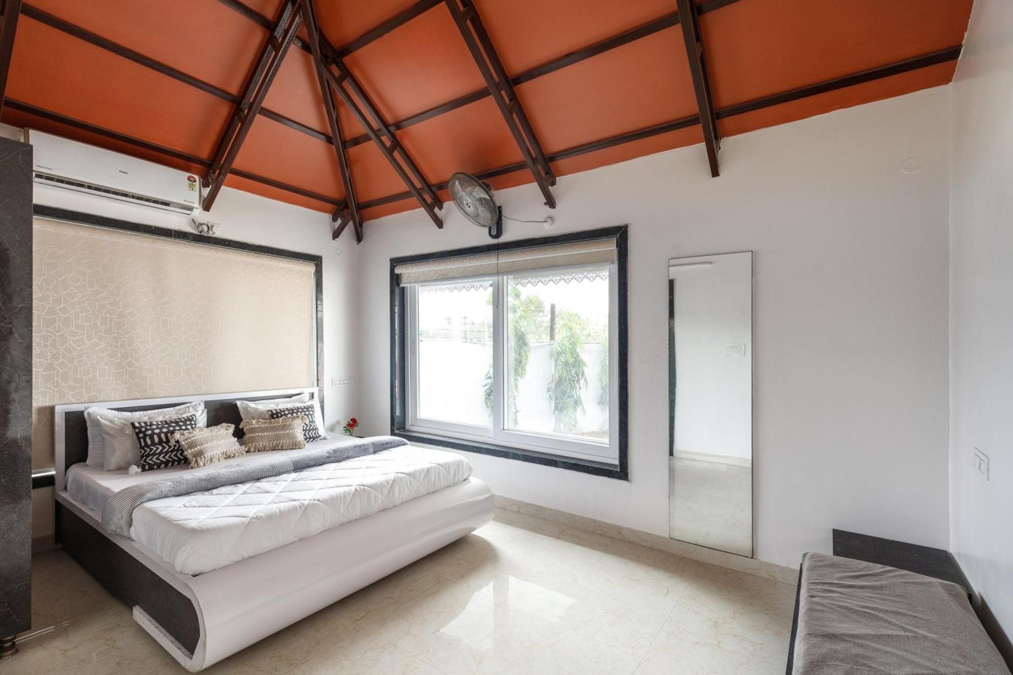 Aqua Lagoon Villa By Secret Turtle Pvt Pool Private Lawn 세쿤데라바드 외부 사진