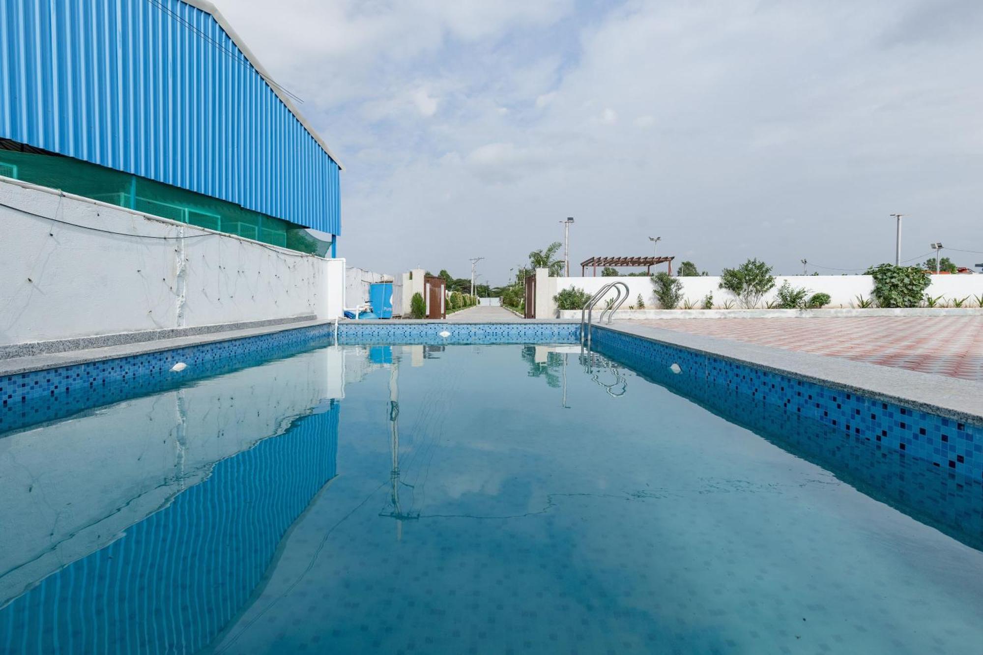 Aqua Lagoon Villa By Secret Turtle Pvt Pool Private Lawn 세쿤데라바드 외부 사진
